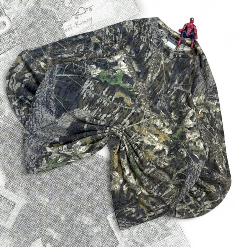 Vintage 90’s Jerzees Outdoors / Mossy Oak Mesh Camo Hunting Long sleeve Shirt